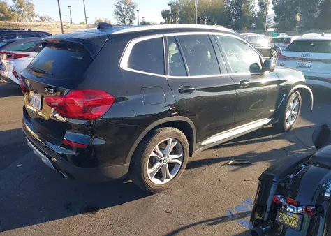 2018 BMW X3 xDrive30I z USA, uszkodzony, nr VIN 5UXTR9C54JLD59318